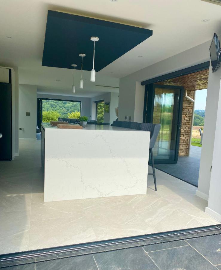 Stunning Modern Home Set In Beautiful Grounds. Bath Bagian luar foto