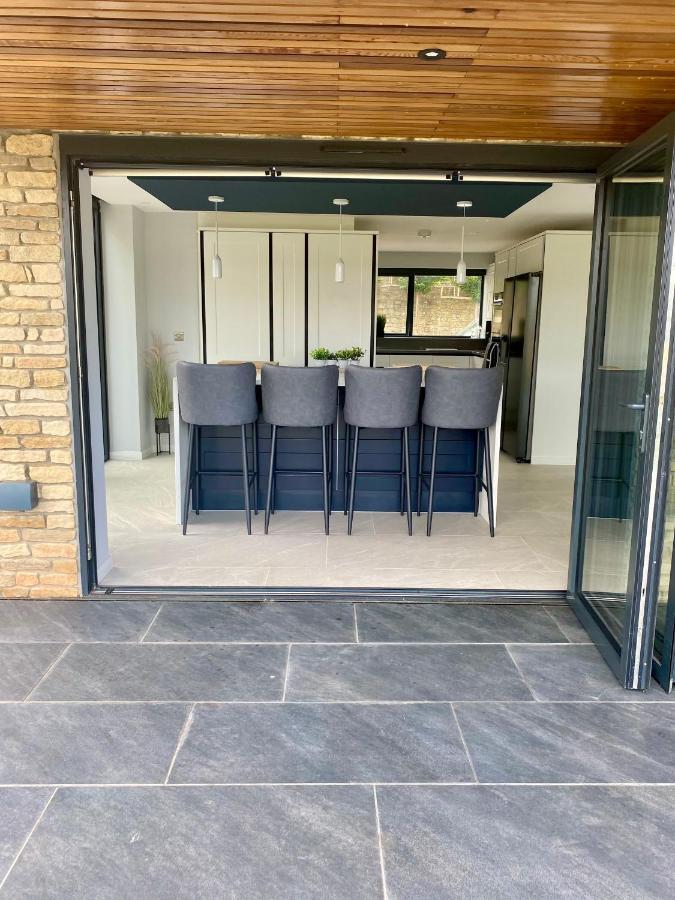 Stunning Modern Home Set In Beautiful Grounds. Bath Bagian luar foto